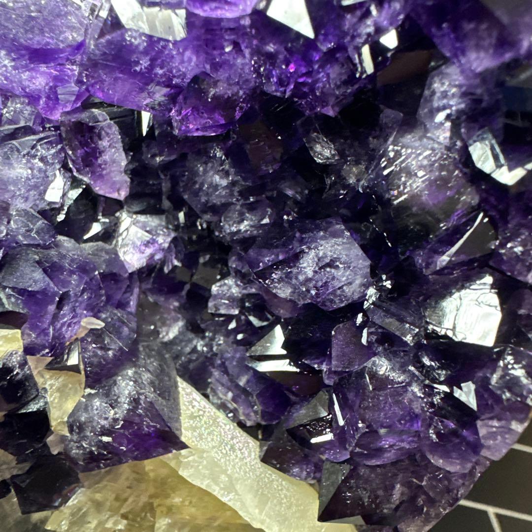 【極上品】ウルグアイ産　アメジストドーム　カルサイト共生