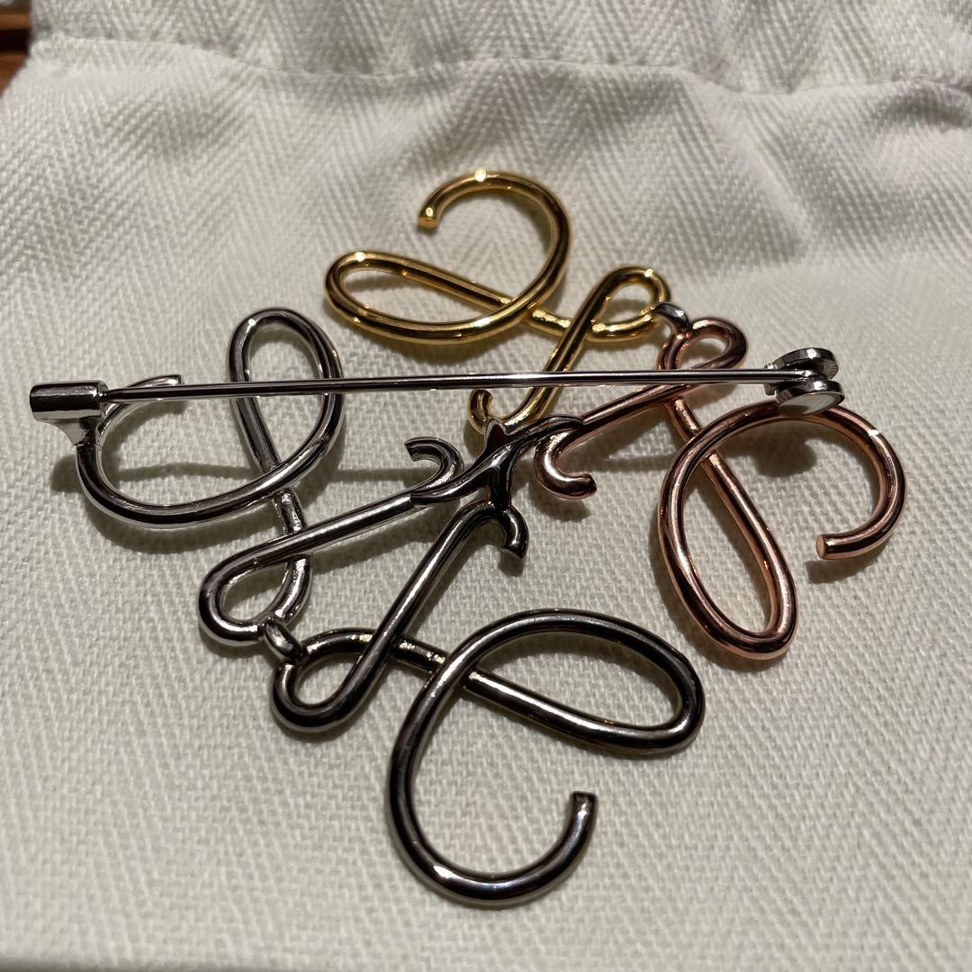 新品　LOEWE ロエベ　アナグラムブローチ　マルチカラー