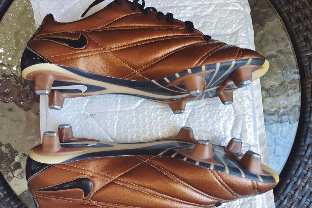 【ロナウド】イタリア製のブラウンのNikeスパイクシューズ、サイズ43.0