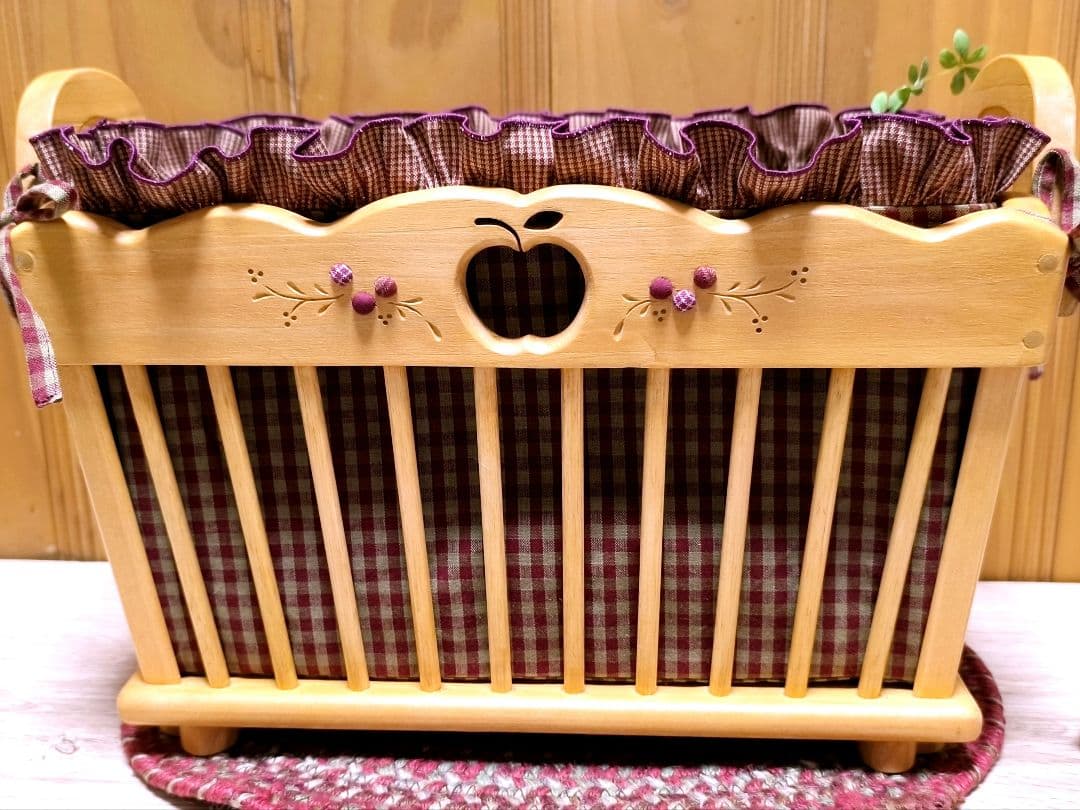 ⭐アメリカンカントリー雑貨♥脚付き木製バスケット✳️りんご(内カバー▪飾り付き)