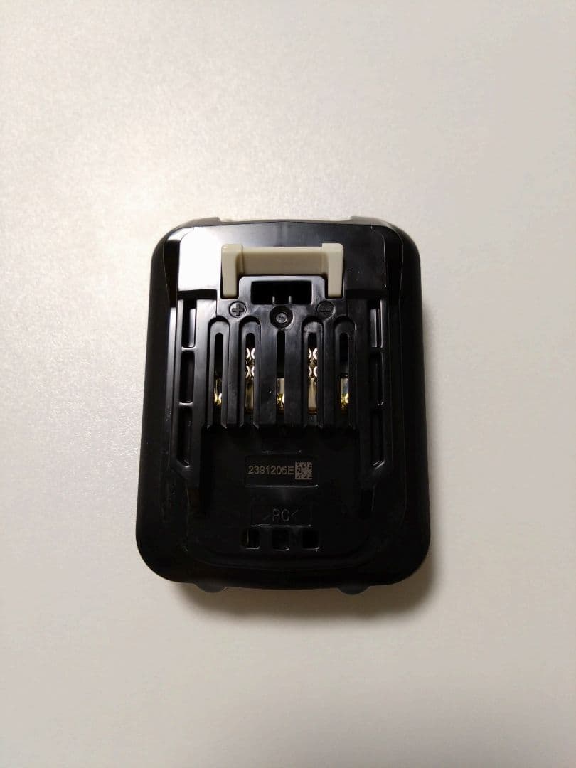 マキタ コードレススティッククリーナー スタンド付き CL107FDSHW