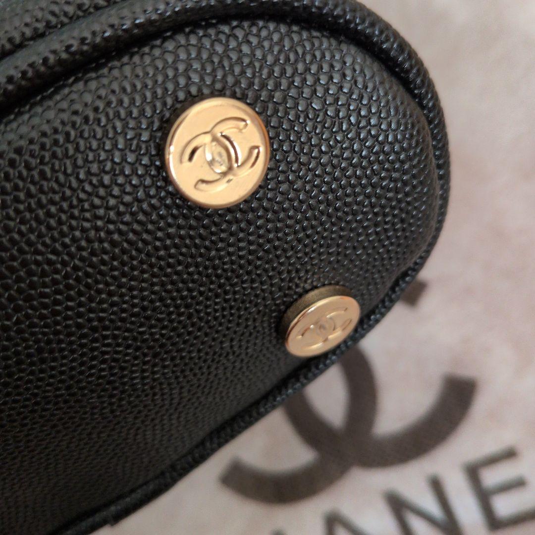 CHANEL ブラックレザーショルダーバッグ　ノベルティ
