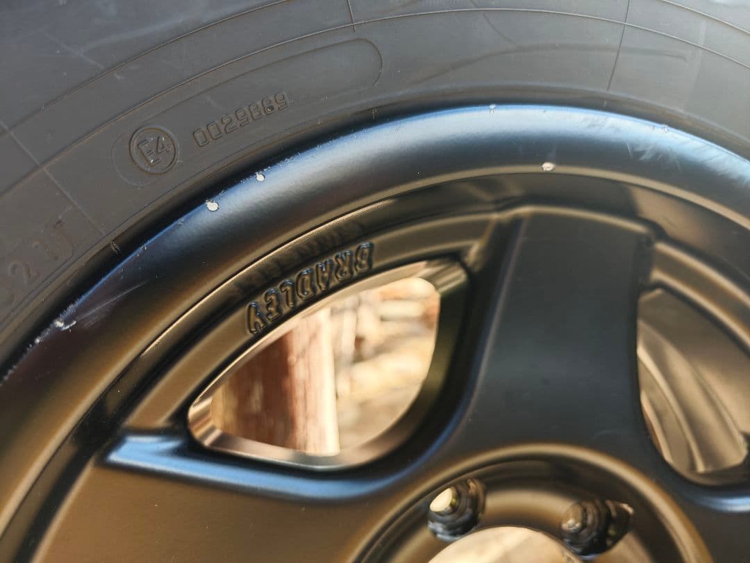 ブラッドレーv　16×6.5j -5 スタッドレス　225/85r16