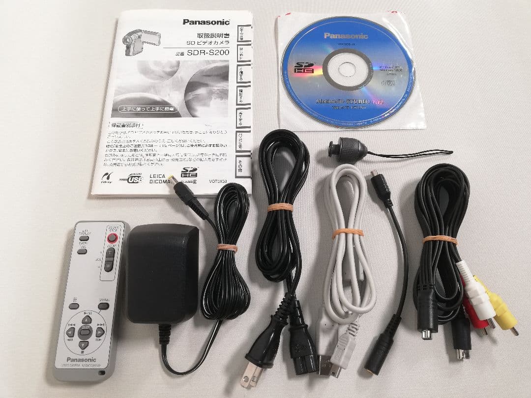 Panasonic SDR-S200 ビデオカメラ