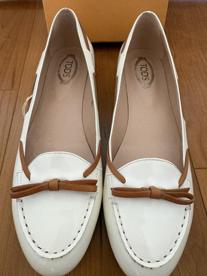 【未使用】TOD'S ホワイトレザー ローファー