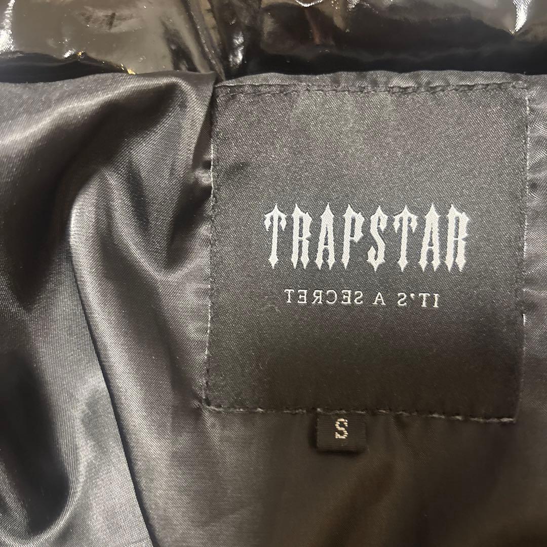 TRAPSTAR 光沢ダウンジャケット フード付き