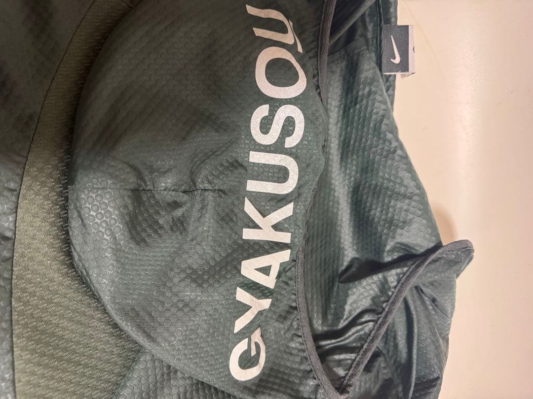 GYAKUSOU フード付きウィンドブレーカー ダークグリーン