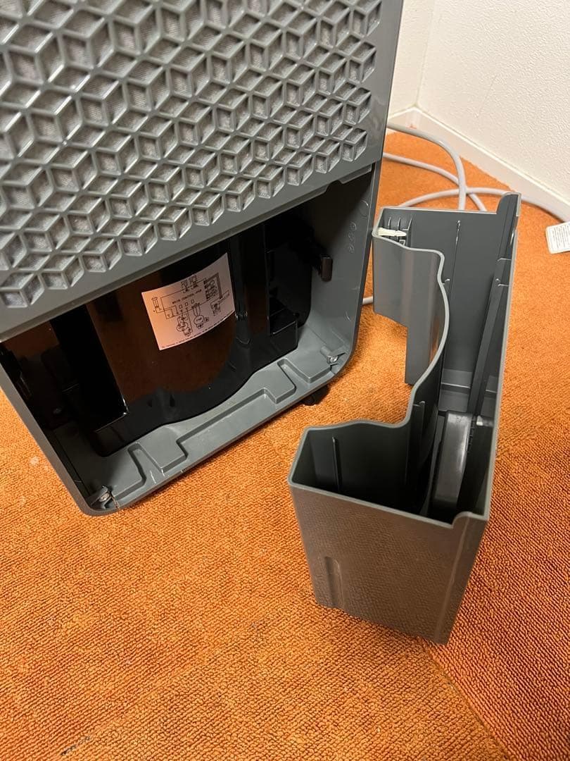 ビアンカ 2023年製 コンプレッサー式　除湿機GBT-28299 ダークグレー