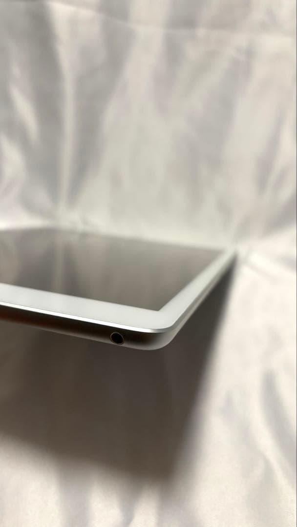 iPad 第8世代 Wi-Fiモデル 128GB シルバー