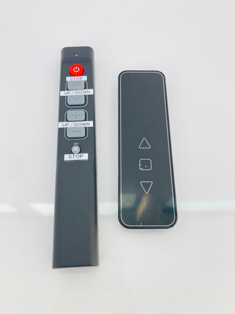 【引き取り限定】ユニソニック　立ち上げ式100インチ電動スクリーン