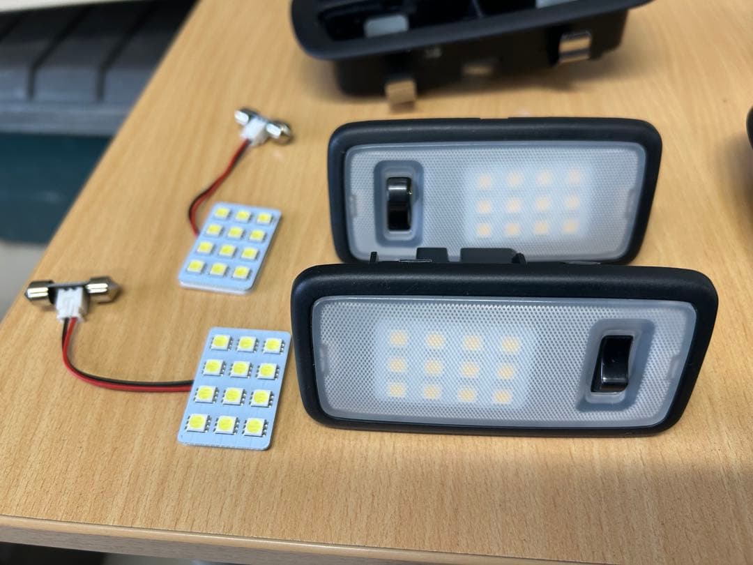 ハイエース　　LEDルームランプ　セット