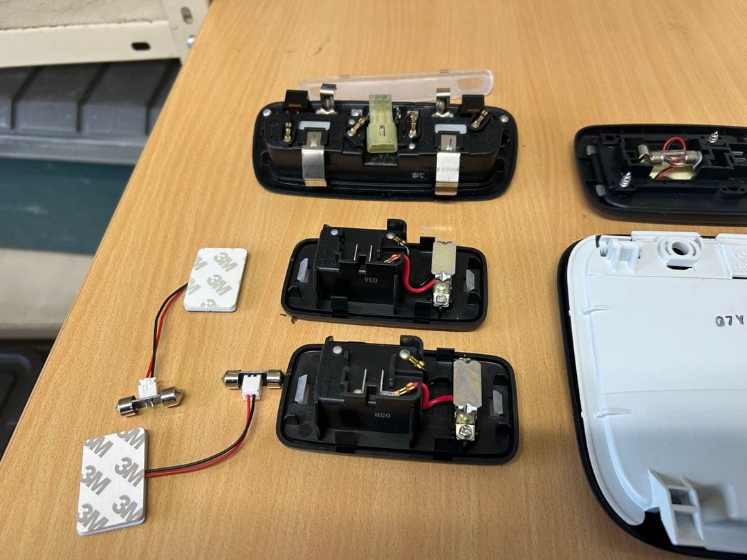 ハイエース　　LEDルームランプ　セット