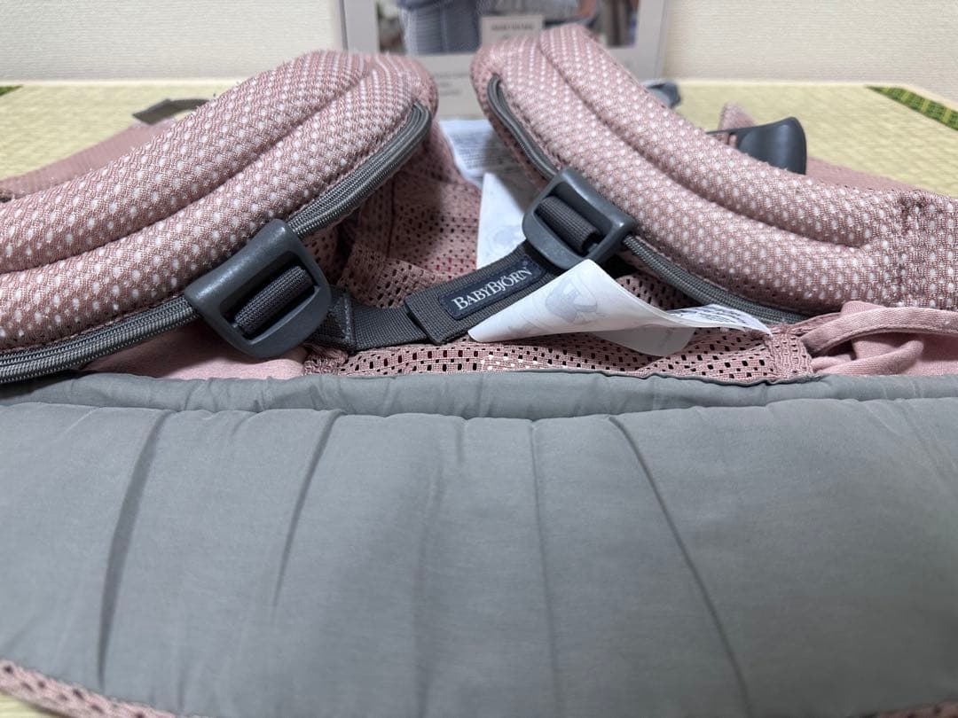 【美品・保証残半年・箱付き】BabyBjorn HARMONY ダスティピンク