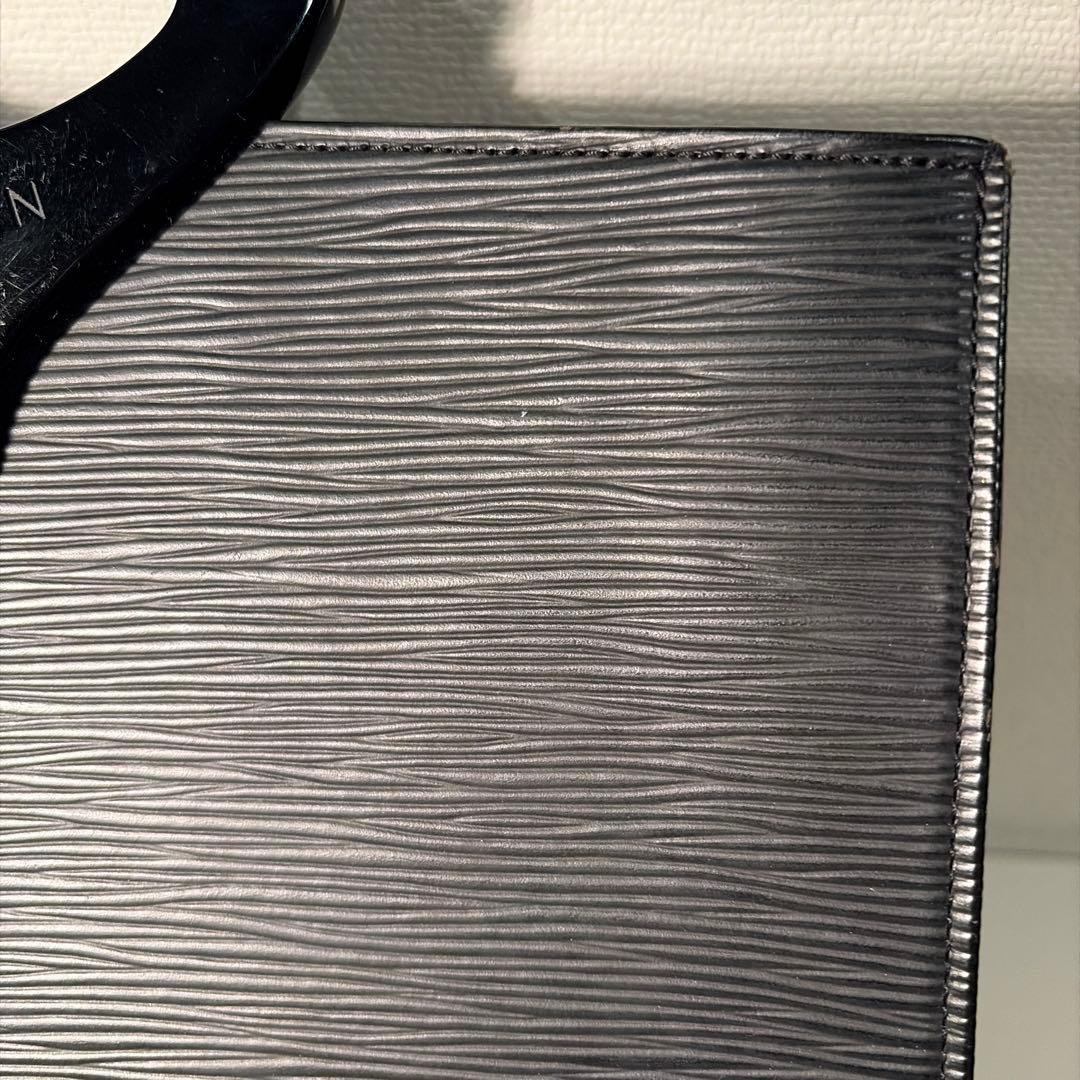 ルイヴィトン【LOUIS VUITTON】ヴィトン エピ　オンブル　ノワール