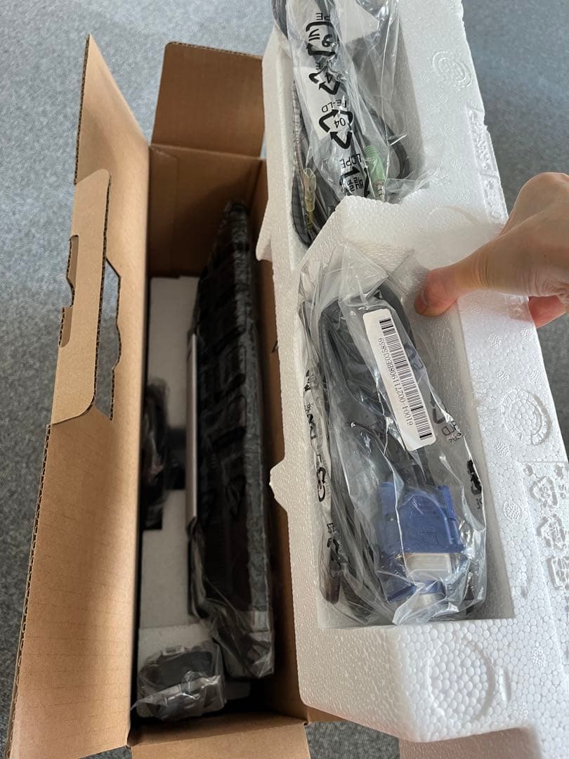 プリンストン液晶ディスプレイ　モニター　21.5インチ　ブラック