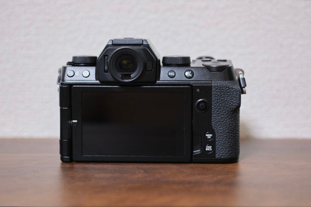 【期間限定値下げ】FUJIFILM X-S10 本体+SDカードとバック付き