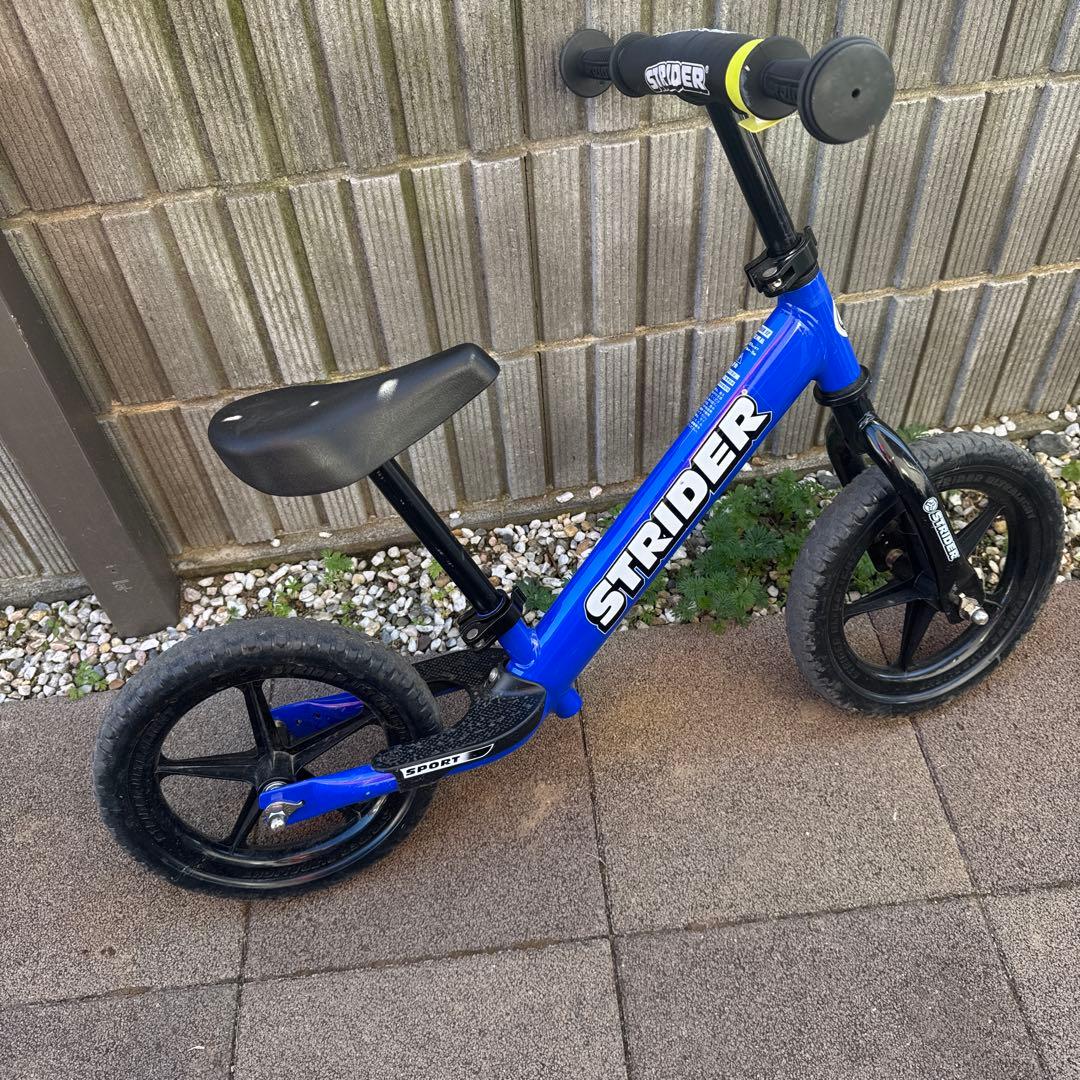 正規品　箱付　STRIDER ストライダースポーツモデル　ブルー
