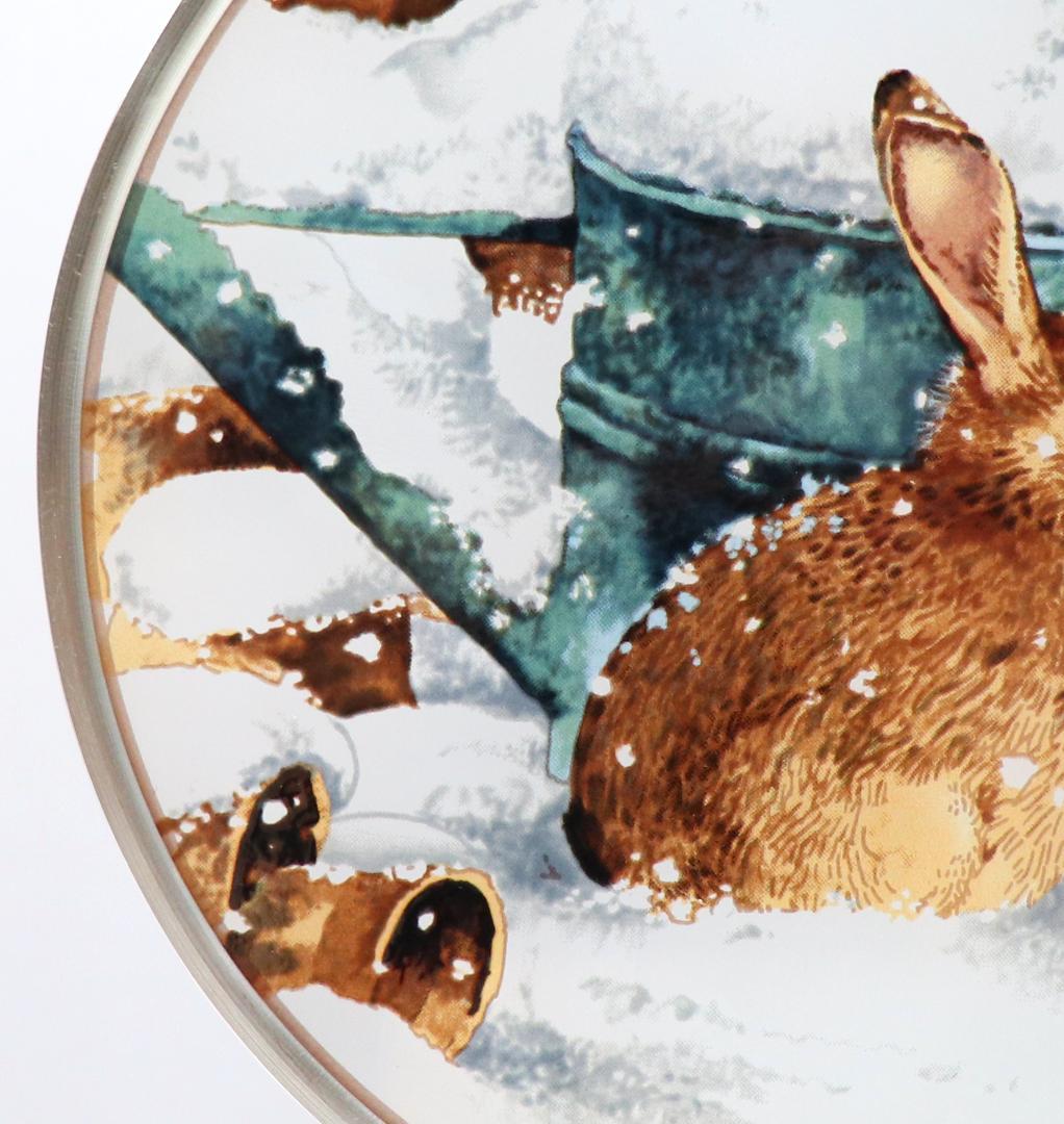 マージョリン・バスティン ヴィンテージ ステンドグラス 雪の中のウサギ 丸型