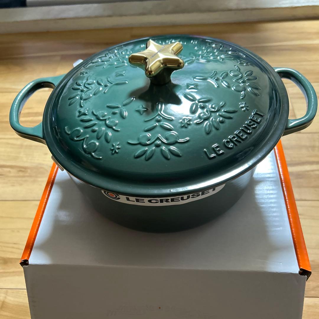 新品未使用・ルクルーゼ・ココットロンド・ノエル・レリーフ24㌢