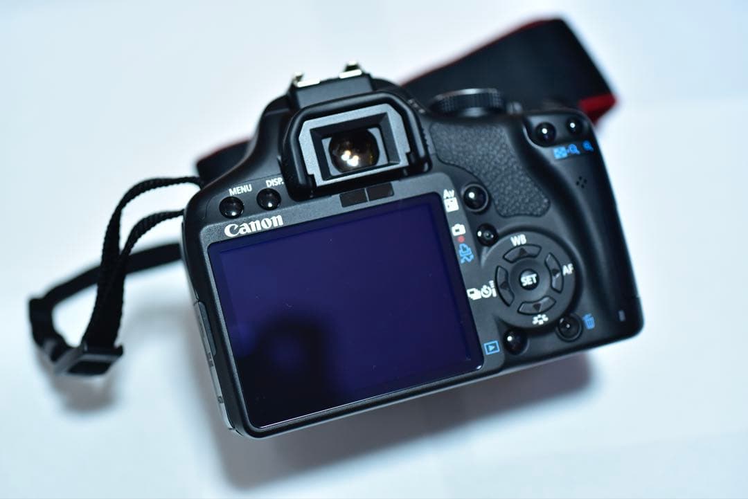 Canon EOS Kiss X3本体とバッテリーチャージャー