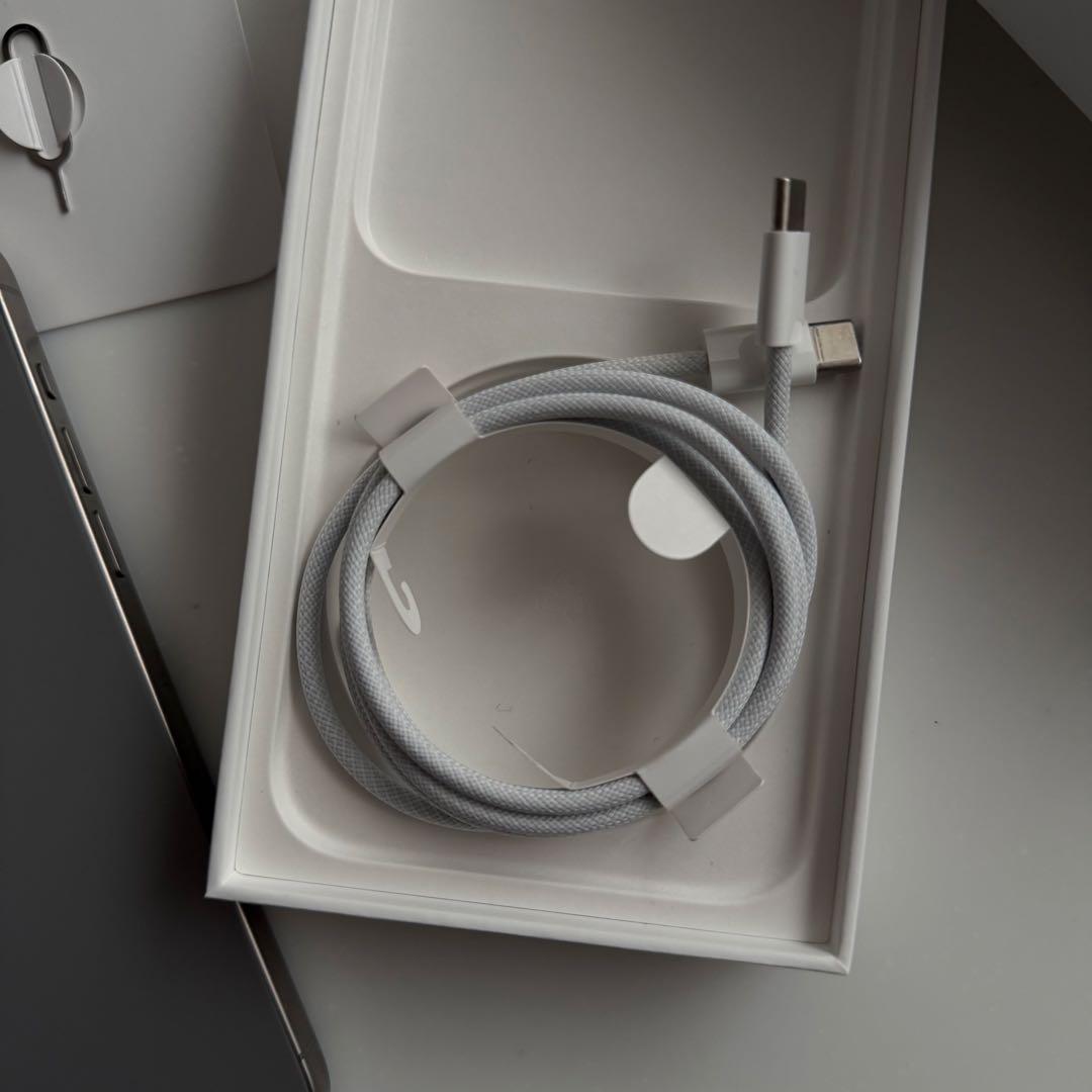 iPhone15pro max,ガラスフィルム付