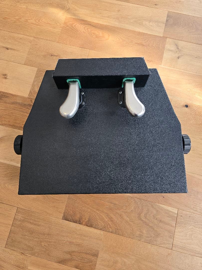 吉澤 ピアノ補助台 AX-100（ペダル付き／コンクール対応）