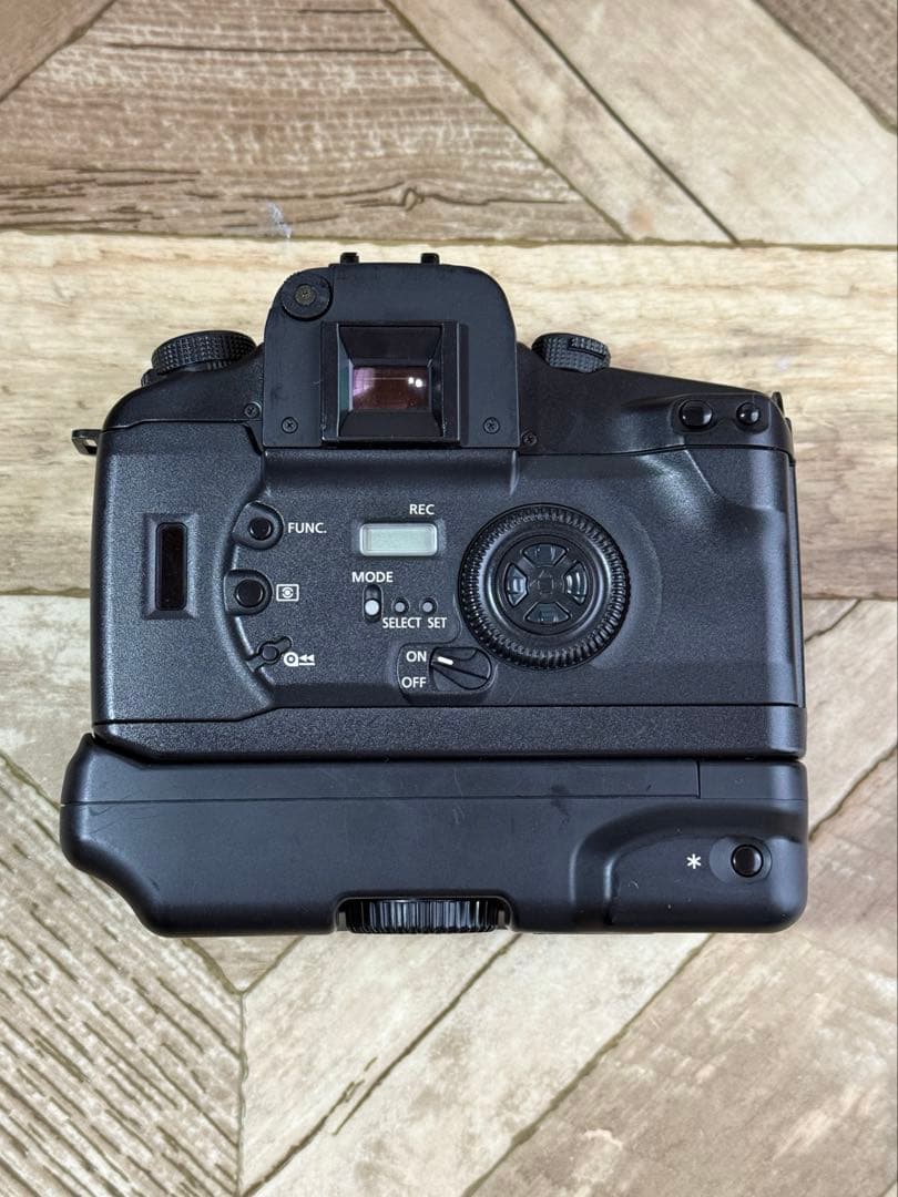 美品 Canon EOS 7 フィルム 一眼レフカメラ BP-300付き