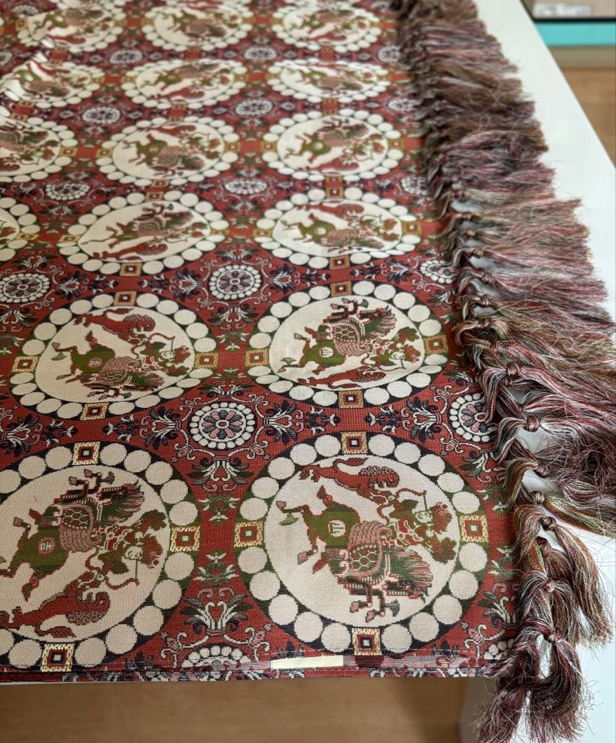 【新品未使用】龍村美術織物　獅子狩文錦 超大型テーブルクロス　120×164桐箱