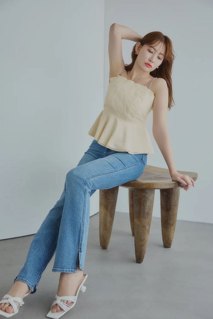 トップス Herlipto Pearl-Strap Frill Top lemon M