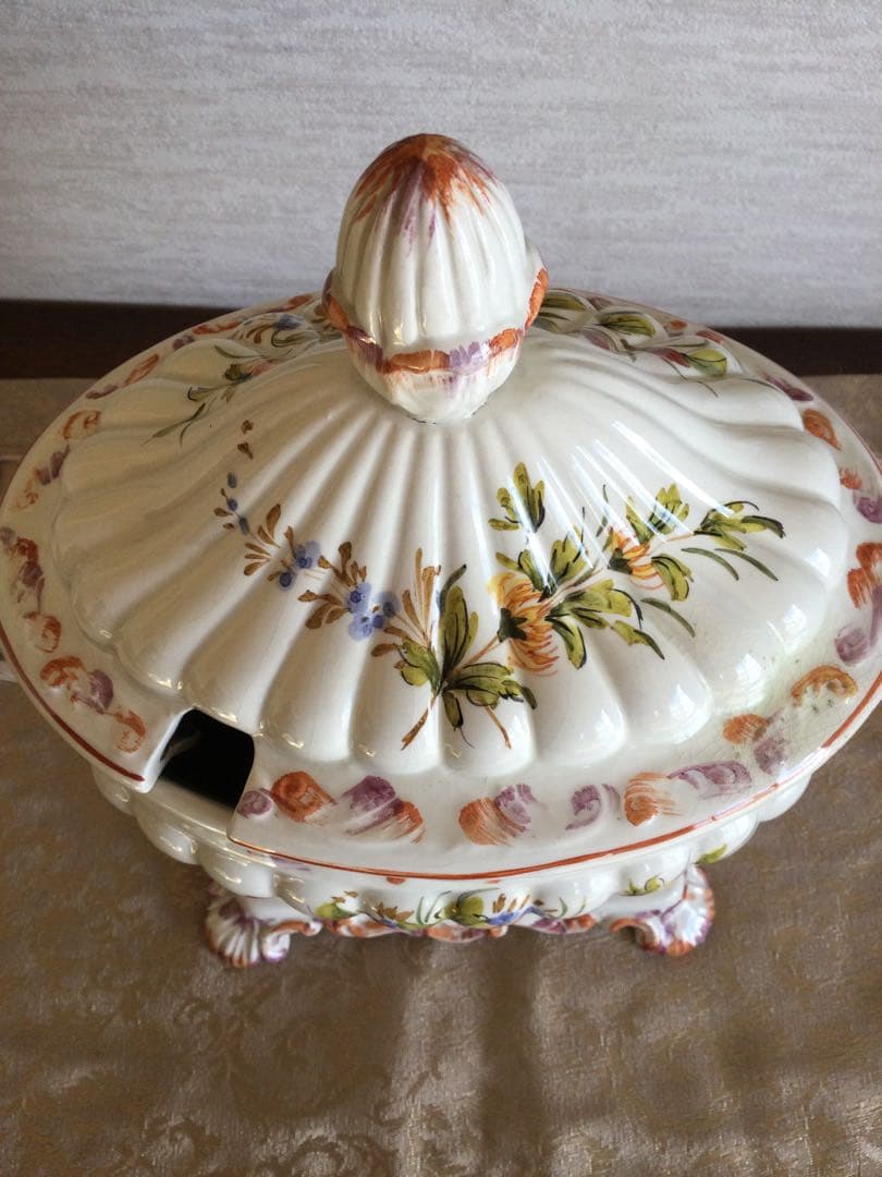 ヴィンテージ　イタリア製チュリーン　インテリアとしても　蓋付き容器　スーピエール