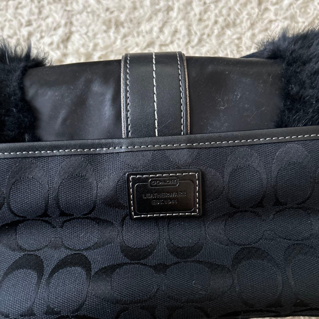 COACH シグネチャー　ブラック　ファー バッグ