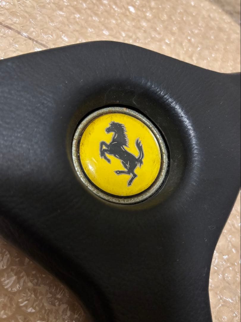 フェラーリ ステアリング MOMO