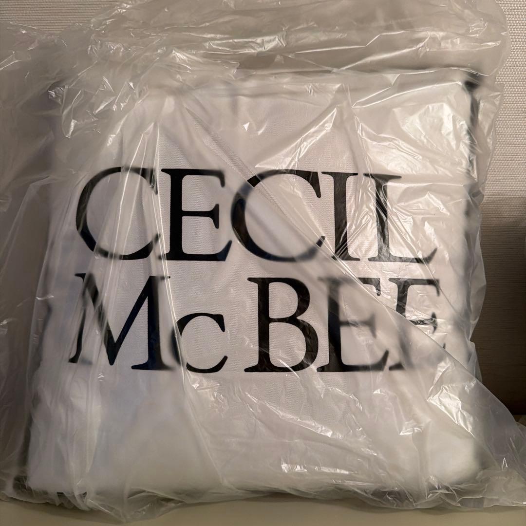 【未使用品/クリーニング済】Cecil McBee クッション 2個セット