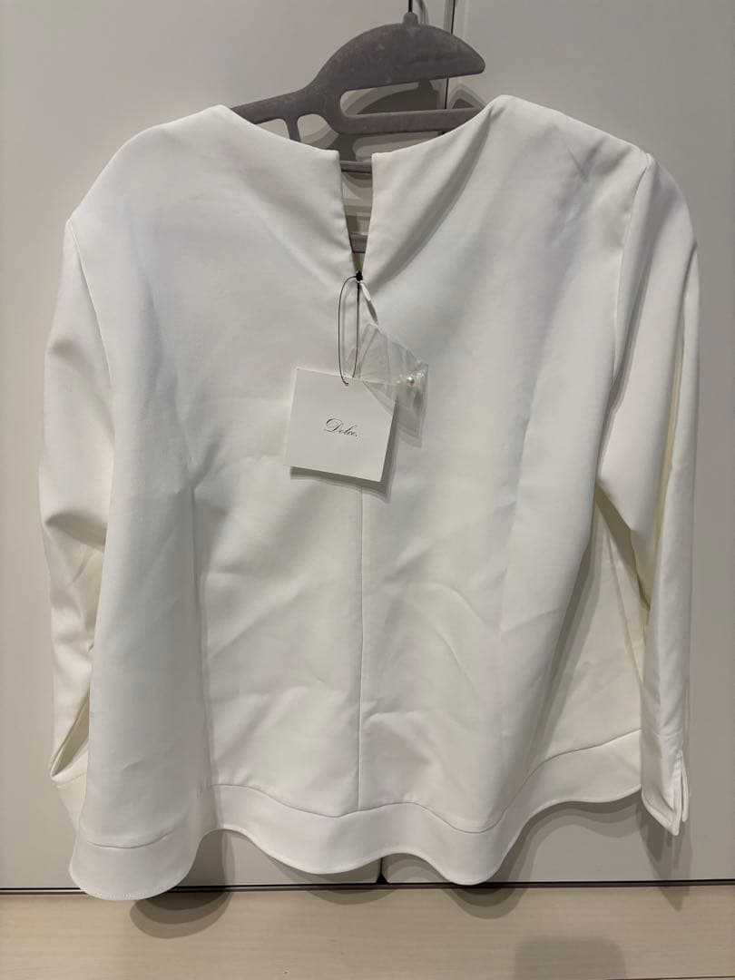 メゾンドドルチェ　パールフレアブラウス　新品未使用タグ付き　オケージョン