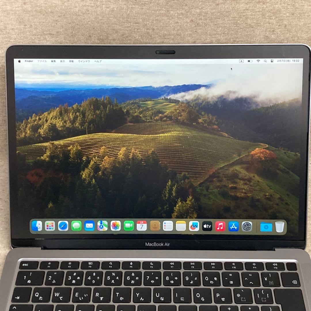 MacBook Air 13インチ　M1チップ 8GBメモリ　256GB SSD