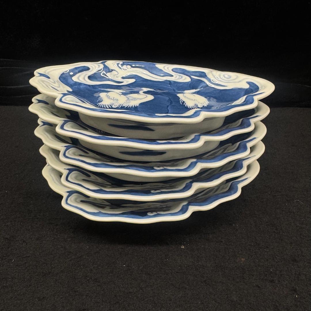 美品！　藍鍋島流水鷺図 皿　 浮彫 　浪形皿　五客 共箱