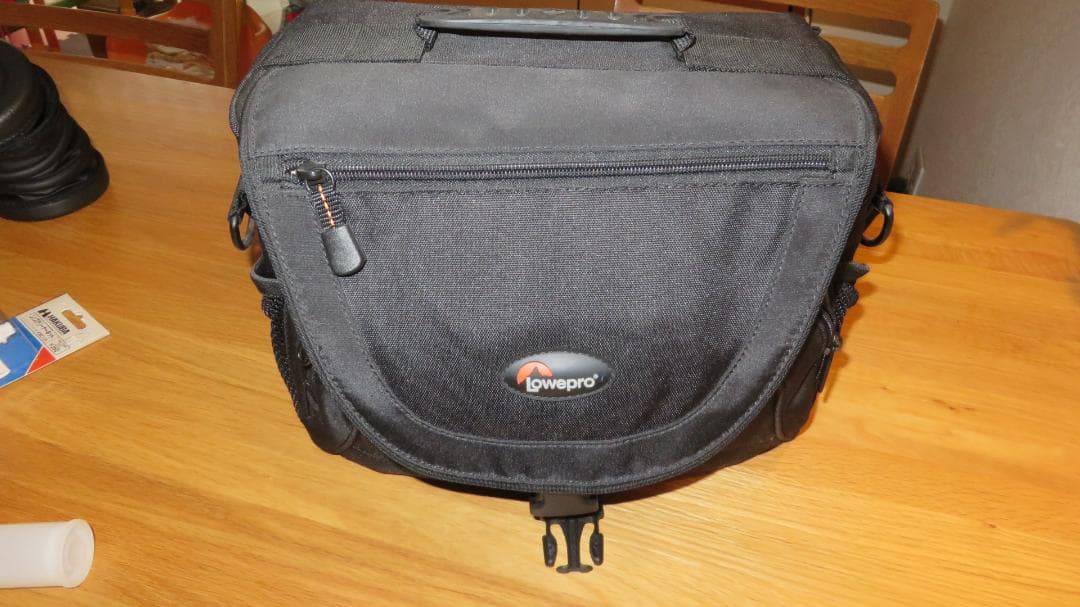 Canon eos650　キヤノン　望遠レンズ　カメラバッグ　ストロボ　付属