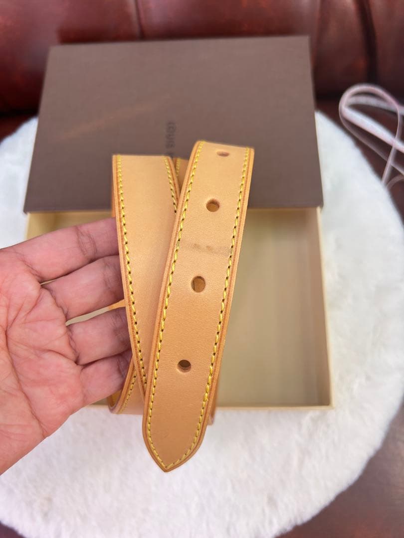 LOUIS VUITTON ヌメ革ショルダーストラップ 120センチ