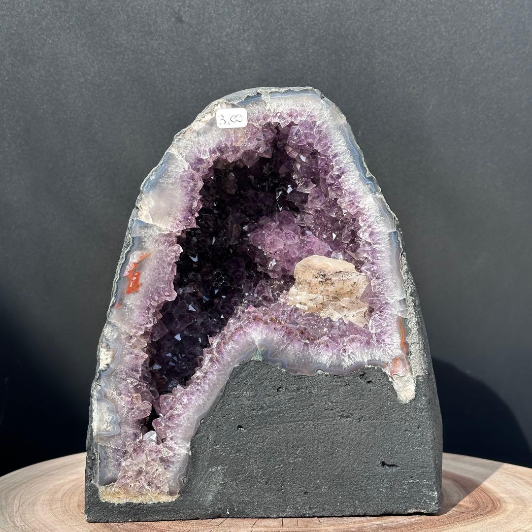 天然石 タイチンルチルクォーツ共生アメジストのドーム　置物G.80