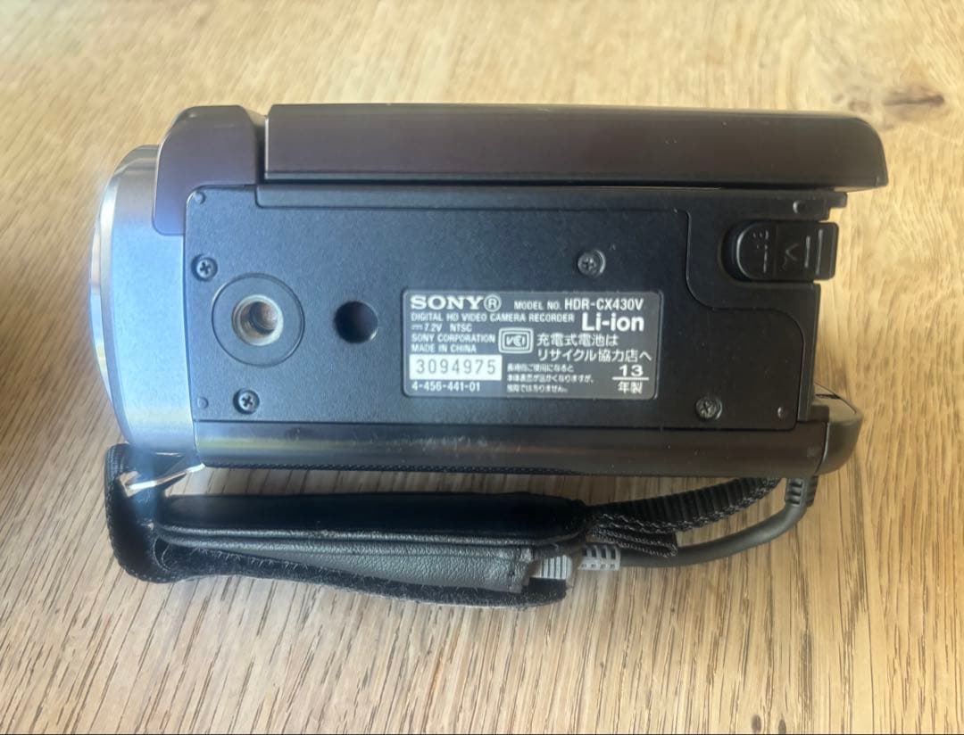 SONY HDR-CX430V ハンディカム本体、32GBメモリ&三脚付き
