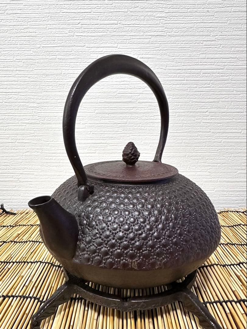 ほぼ未使用、美品　岩手県奥州水沢幸工芸　現代の名工 佐藤勝久造　１５型　南部鉄瓶