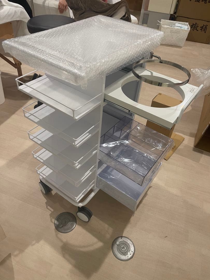 ウトワ　美容室用カート