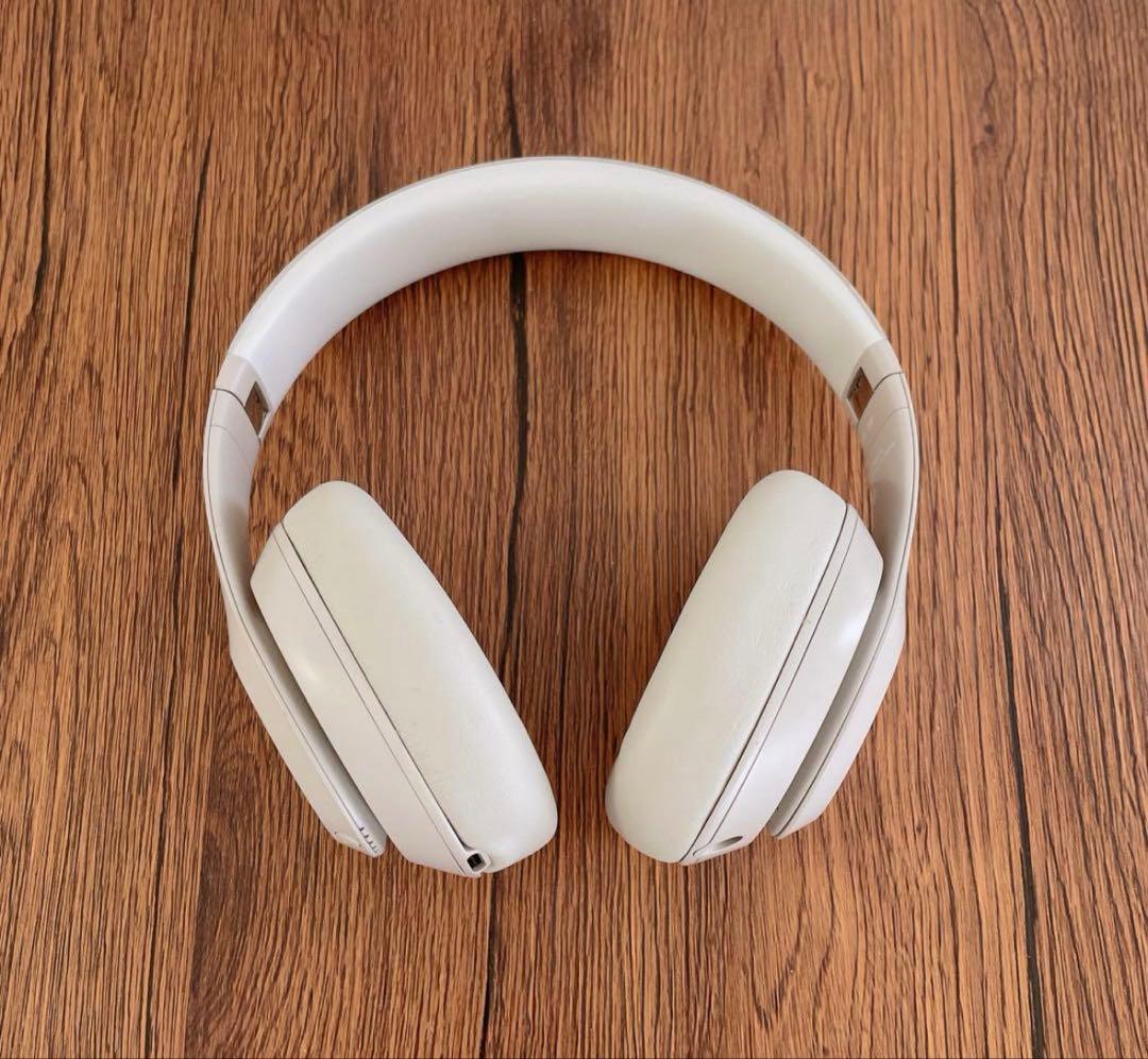 動作良好☆Beats Studio Pro ワイヤレスヘッドホン サンドストーン