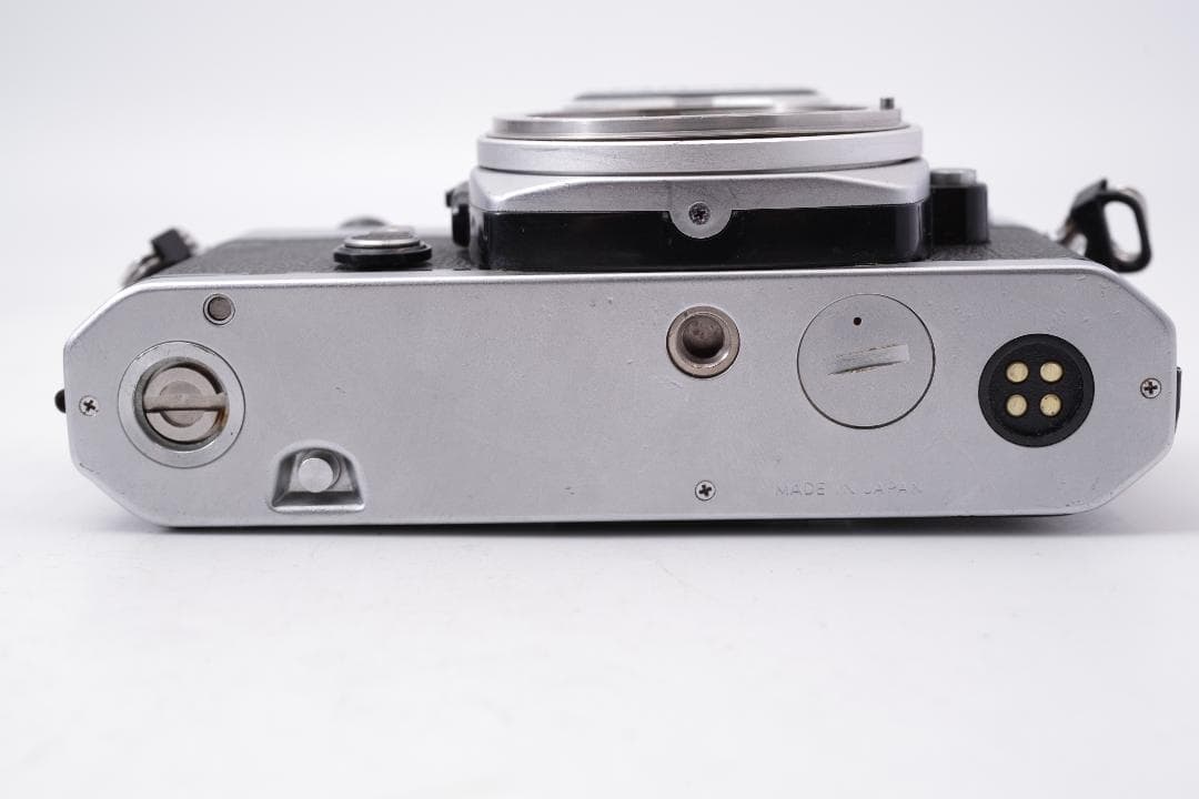 Nikon FE 説明書、ストラップ付き