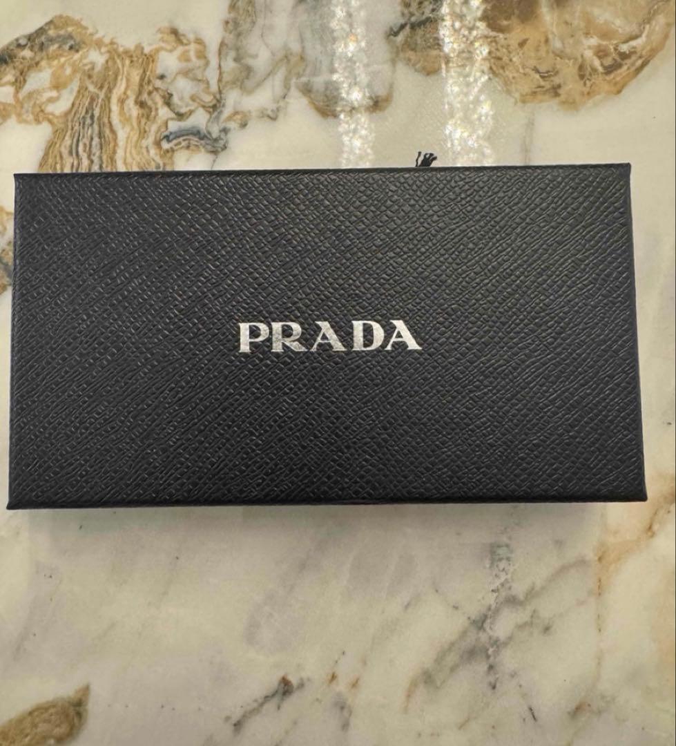 PRADA ブラックレザー iPhone14pro ケース