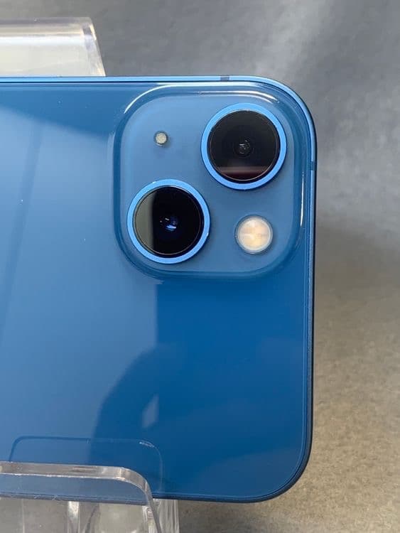 美品　国内版　SIMフリー　iPhone13　256GB　ブルー色