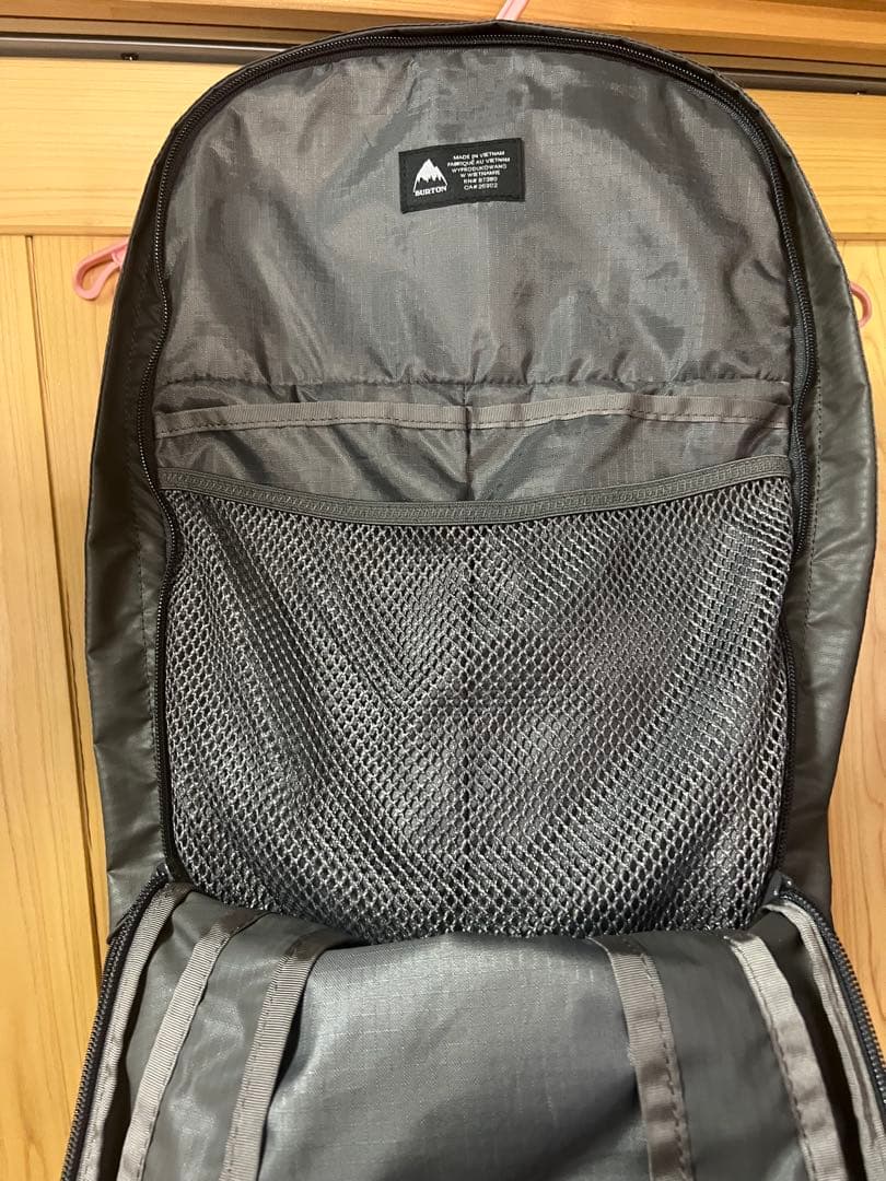 Burton ［ak］インクライン 20Lバックパック