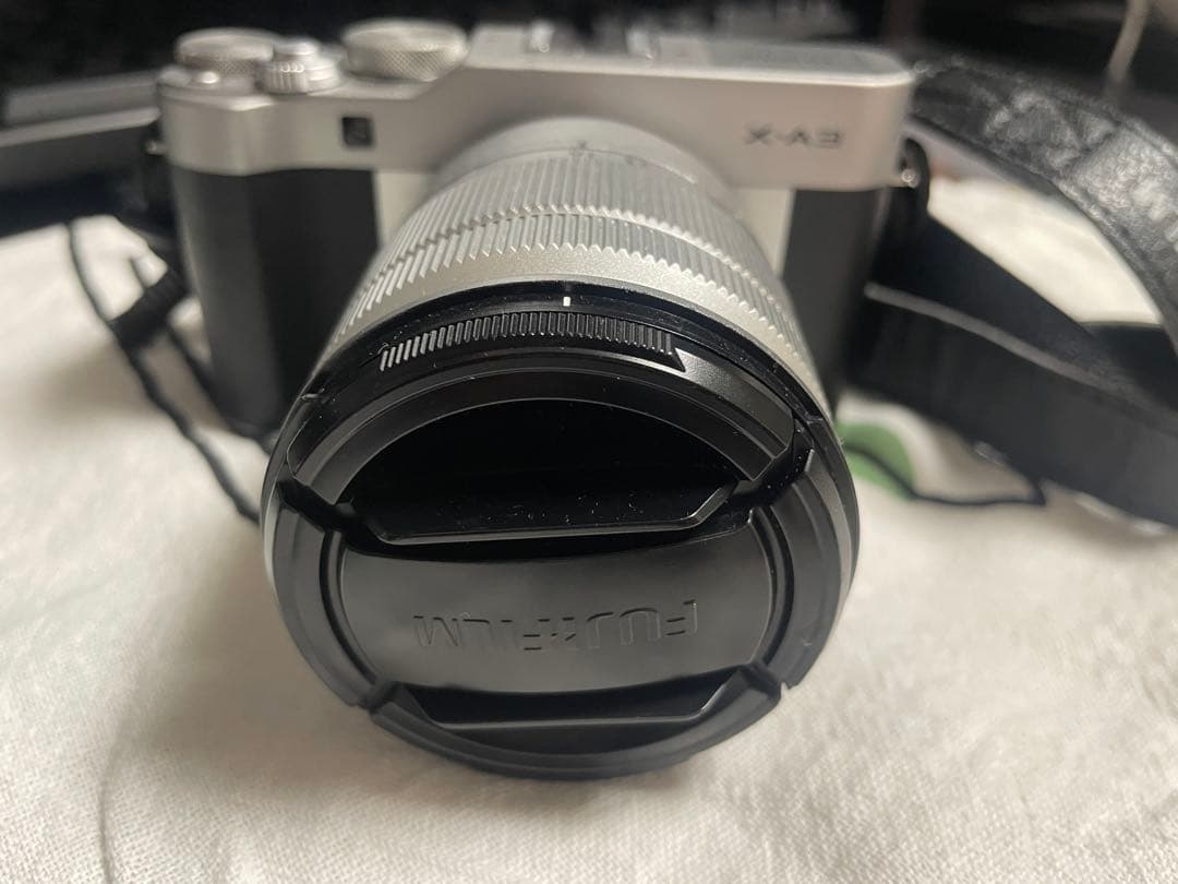 Fujifilm X-A3 ミラーレスカメラ 本体 レンズキット 充電器付き