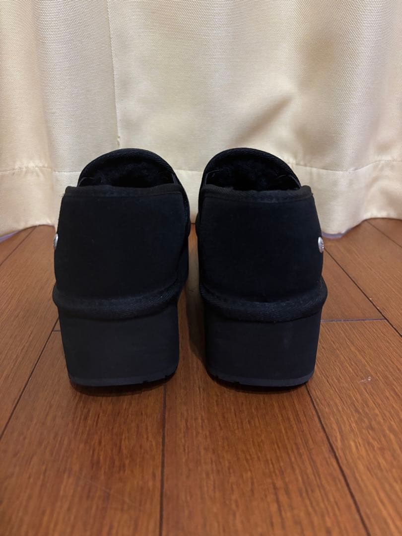 EMU Australia ショートブーツ ムートンスリッポン ブラック 厚底