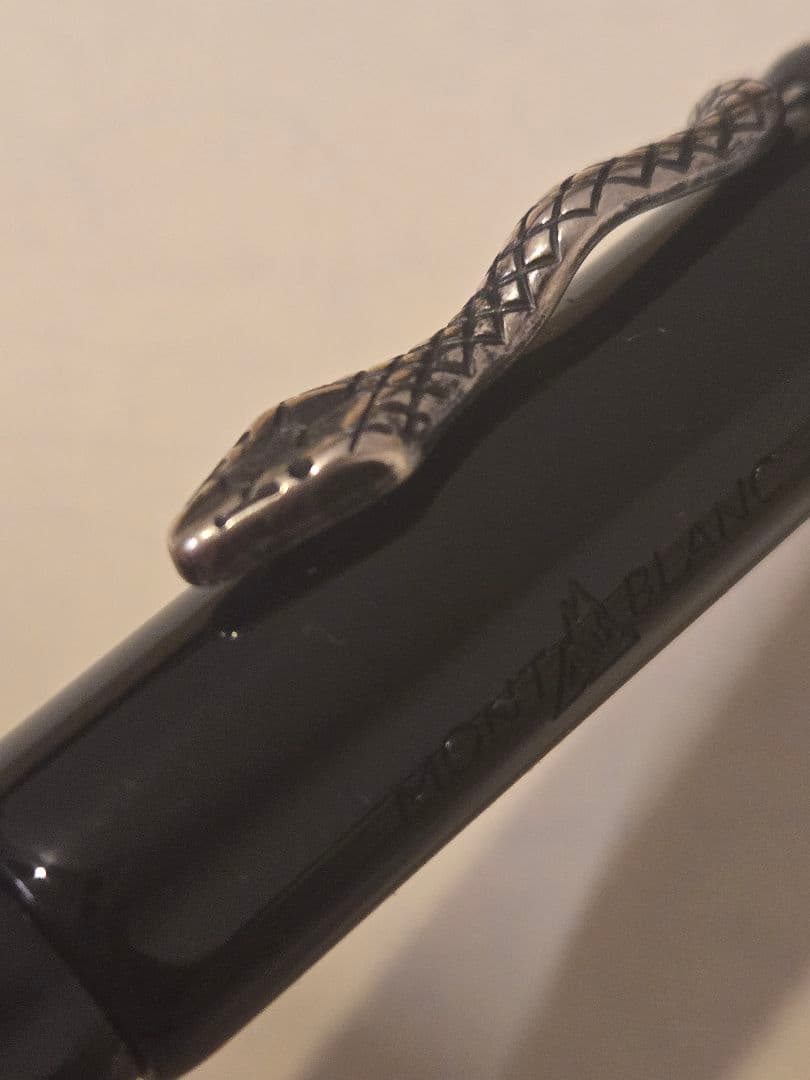 MONTBLANC Rouge et Noir FP 字幅F